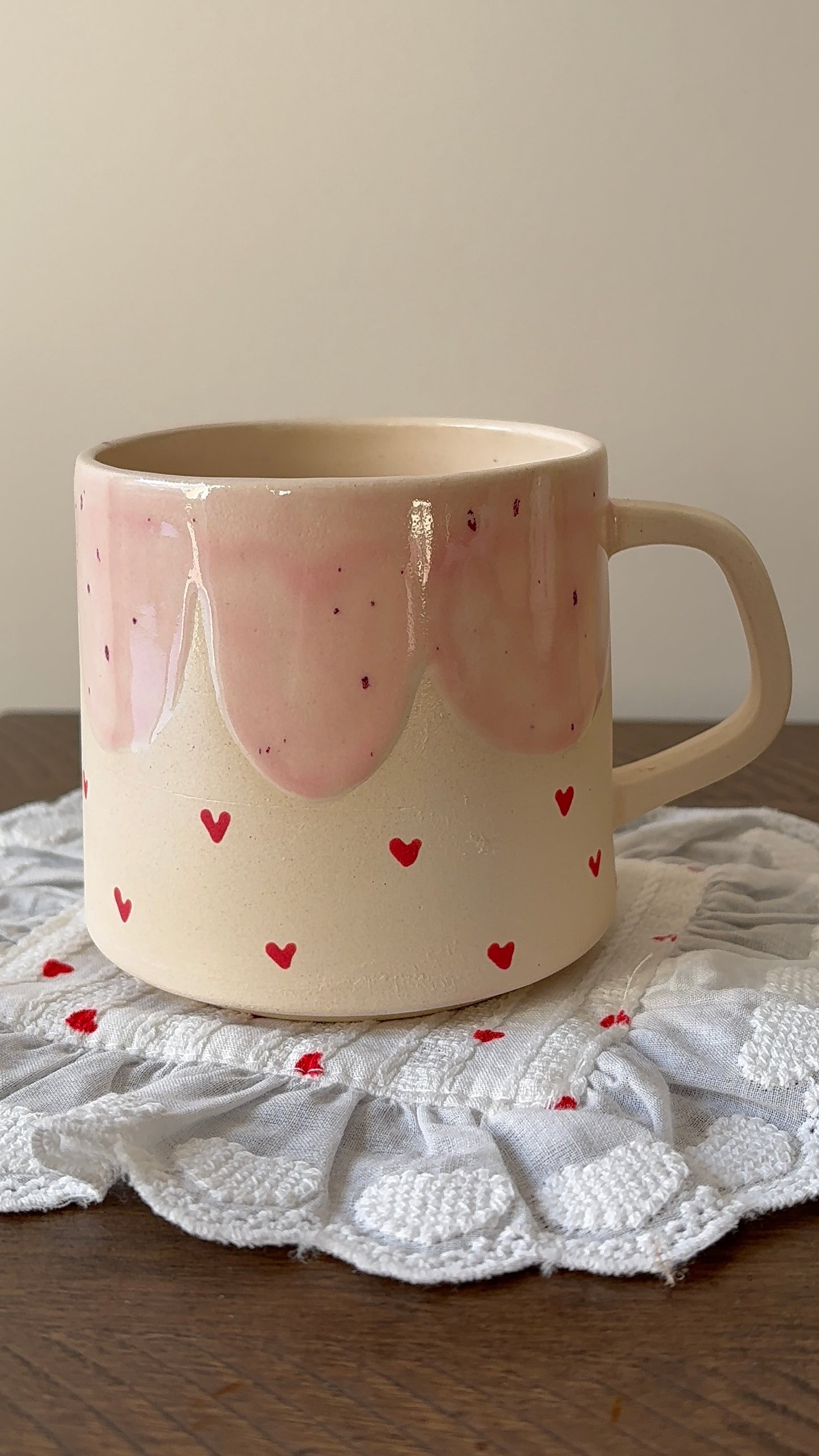 Scalloped Pink Hearts Mug