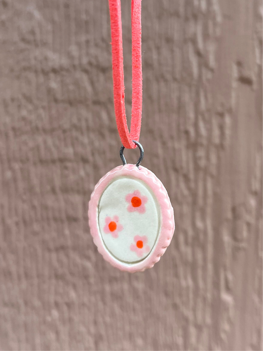 Pink flowers pendant necklace