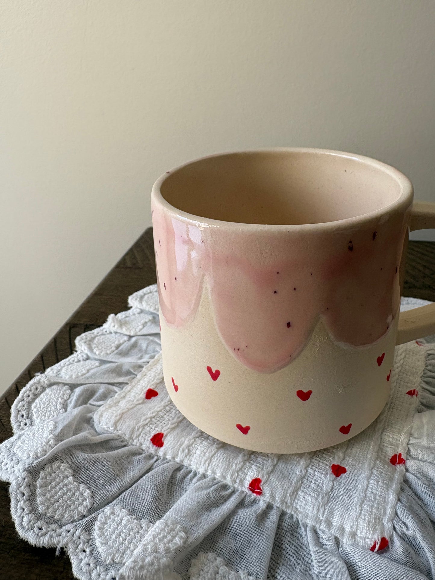 Scalloped Pink Hearts Mug