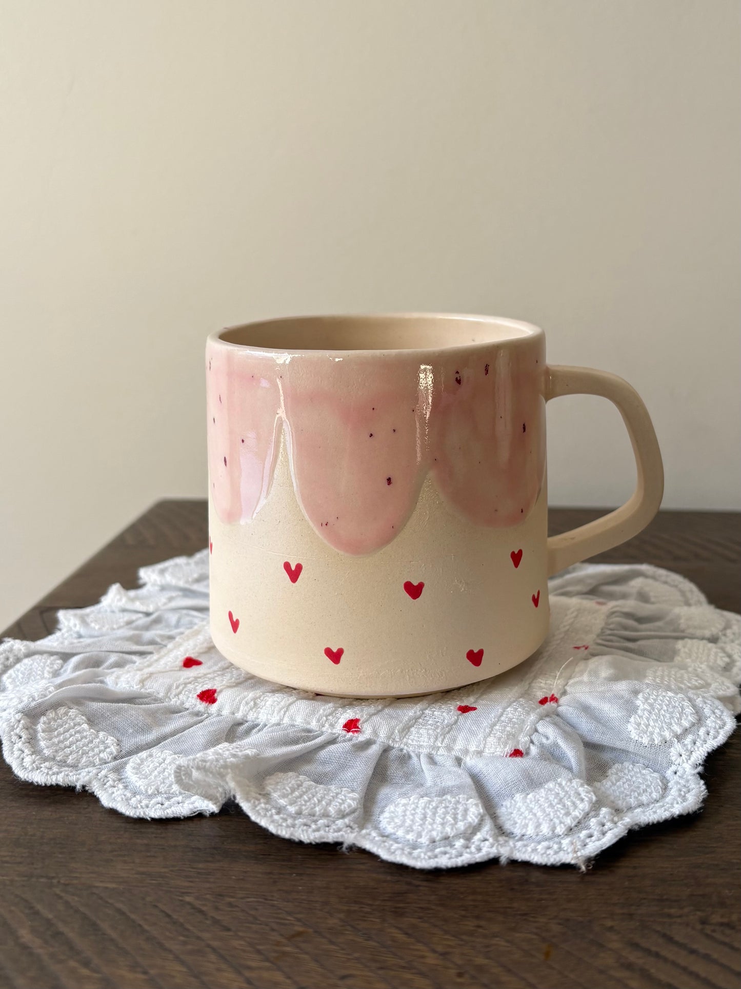 Scalloped Pink Hearts Mug