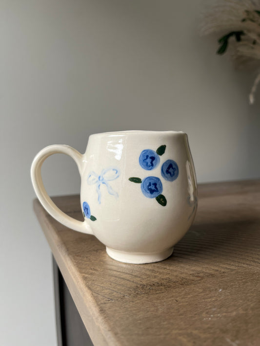 Blueberries & Ribbons Mug