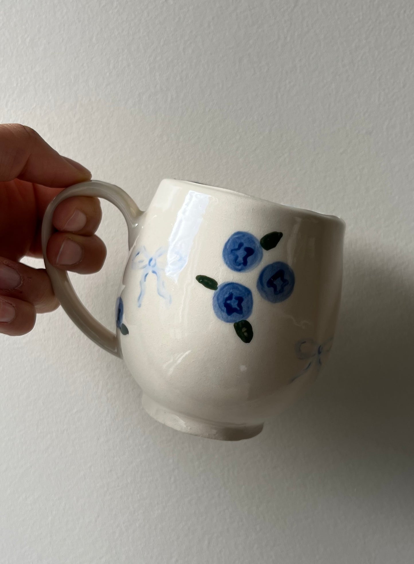 Blueberries & Ribbons Mug